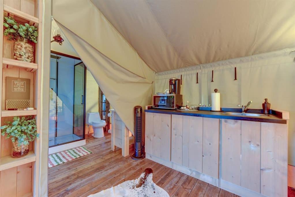Готель 12 Fires Luxury Glamping With Heating #5 Джонсон-Сіті Екстер'єр фото